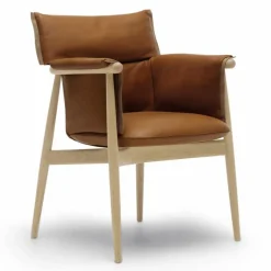 E005 Embrace Chair