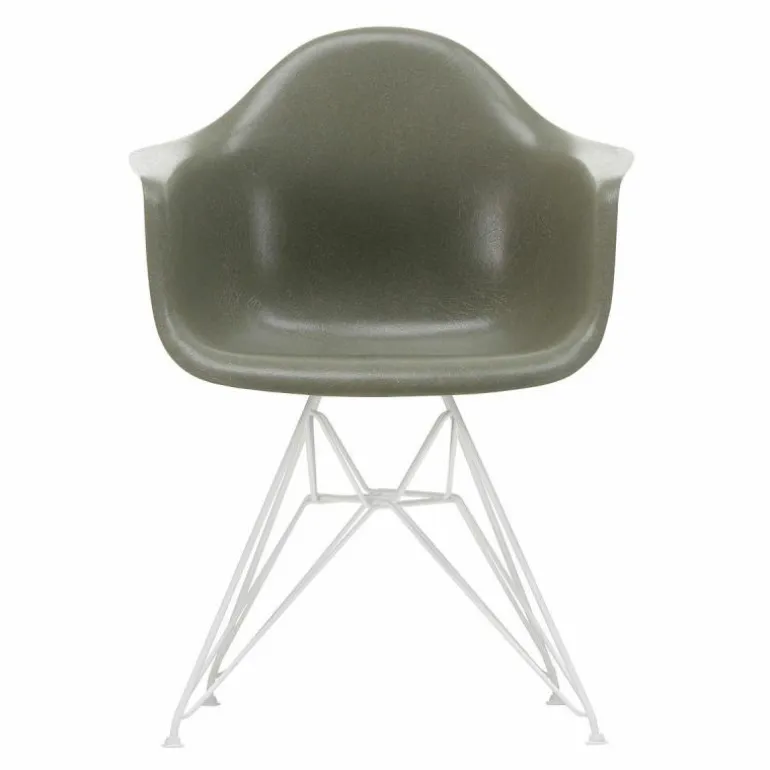 Eames Fiberglass Chair DAR Wit