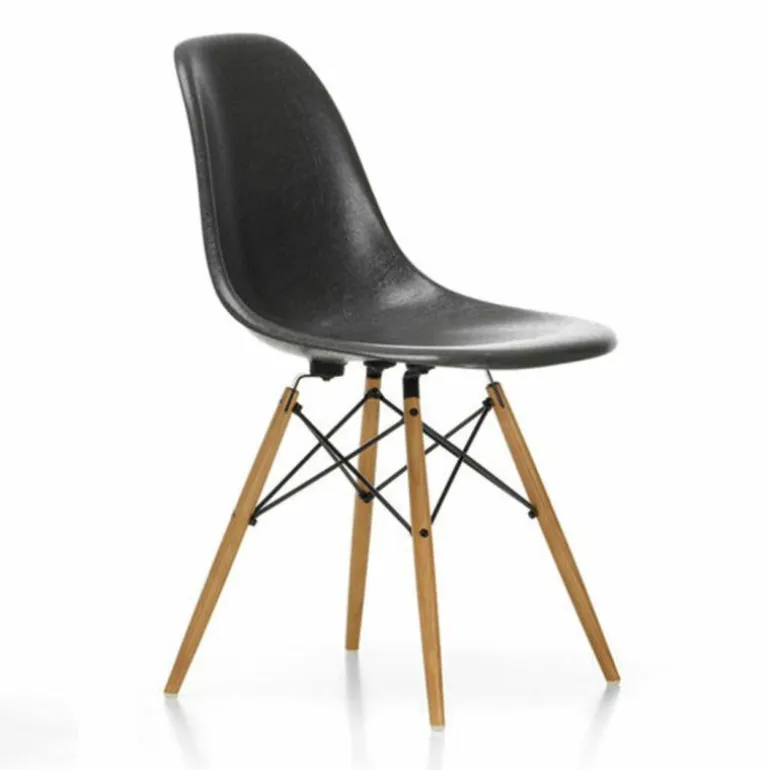 Eames Fiberglass Chair DSW