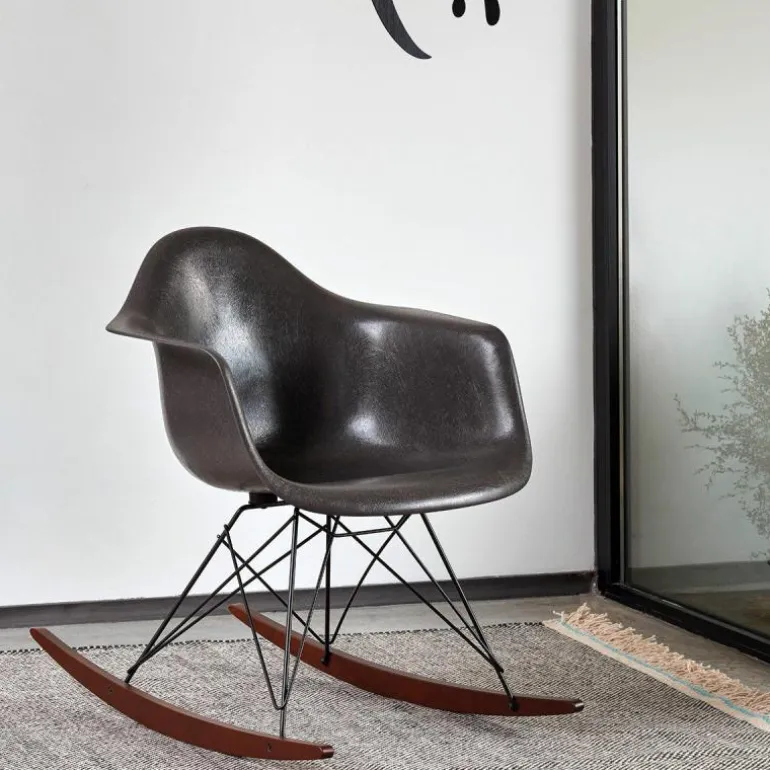 Eames Fiberglass Chair RAR Schommelstoel