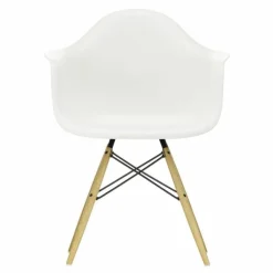 Eames Plastic Chair DAW Esdoorn Gelig