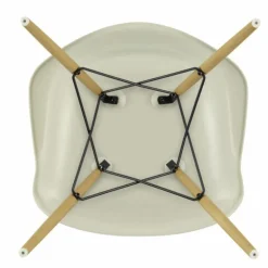 Eames Plastic Chair DAW Esdoorn Gelig