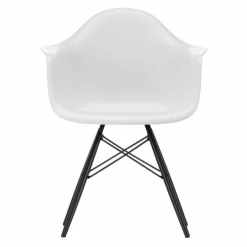 Eames Plastic Chair DAW Esdoorn Zwart
