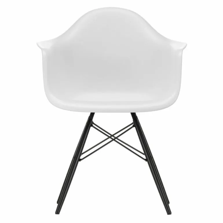Eames Plastic Chair DAW Esdoorn Zwart