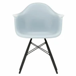 Eames Plastic Chair DAW Esdoorn Zwart