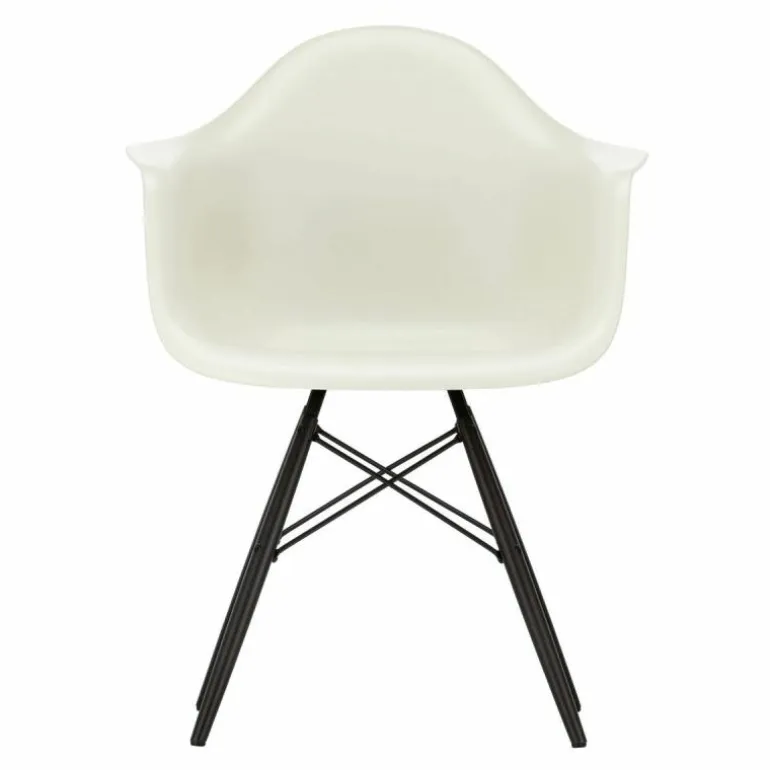 Eames Plastic Chair DAW Esdoorn Zwart