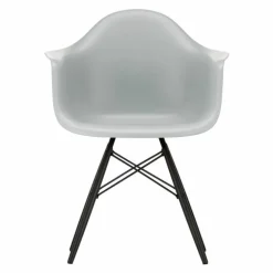 Eames Plastic Chair DAW Esdoorn Zwart