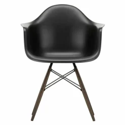 Eames Plastic Chair DAW Esdoorn Donker