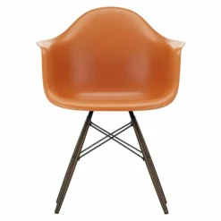 Eames Plastic Chair DAW Esdoorn Donker