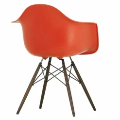 Eames Plastic Chair DAW Esdoorn Donker