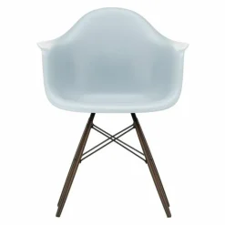 Eames Plastic Chair DAW Esdoorn Donker