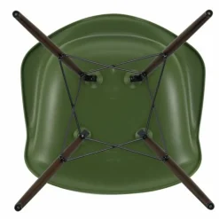 Eames Plastic Chair DAW Esdoorn Donker