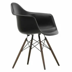 Eames Plastic Chair DAW Esdoorn Donker