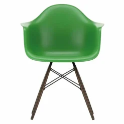 Eames Plastic Chair DAW Esdoorn Donker