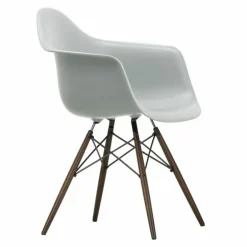 Eames Plastic Chair DAW Esdoorn Donker