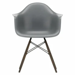 Eames Plastic Chair DAW Esdoorn Donker