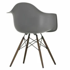 Eames Plastic Chair DAW Esdoorn Donker