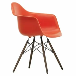Eames Plastic Chair DAW Esdoorn Donker