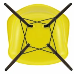 Eames Plastic Chair DAW Esdoorn Donker