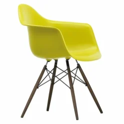 Eames Plastic Chair DAW Esdoorn Donker
