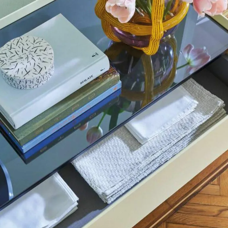 Ghost Dressoir