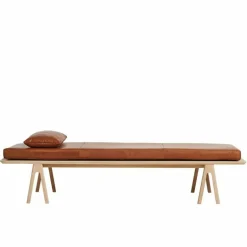 Level Daybed