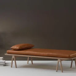 Level Daybed
