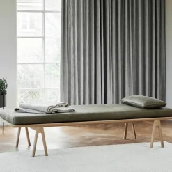 Level Daybed