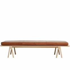 Level Daybed