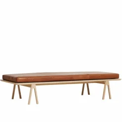 Level Daybed