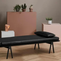 Level Daybed