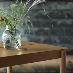 Linear Steel Eettafel
