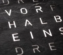 QLOCKTWO Earth 45 Creator's Edition Klok