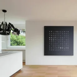 QLOCKTWO Earth 180 Klok