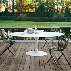 Saarinen Tulip Eettafel Outdoor