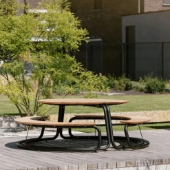 The Circle Eettafel