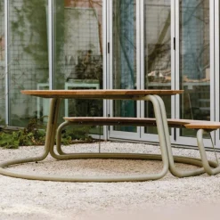 The Circle Eettafel