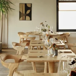 Torsion Square Eettafel
